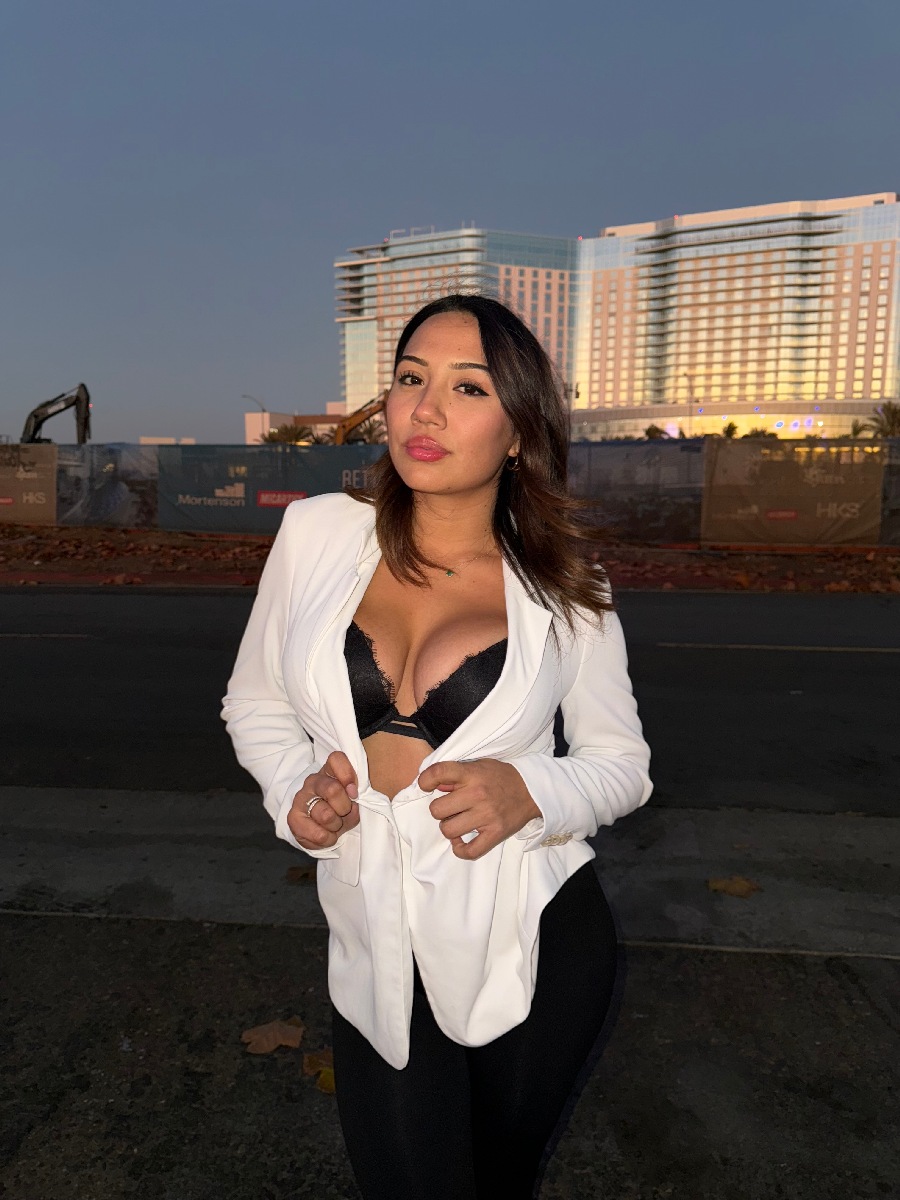 Take a pause and enjoy Ali Cruz — streaming from Lagos