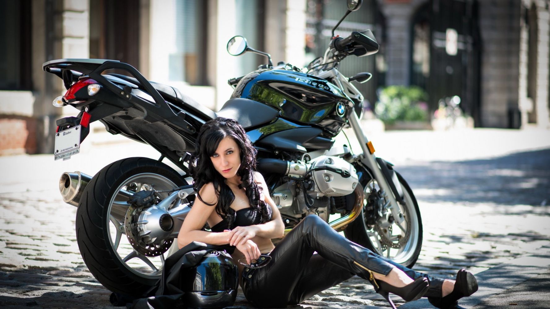 Fresh photos, fresh mood — European women on bikes online in Lagos