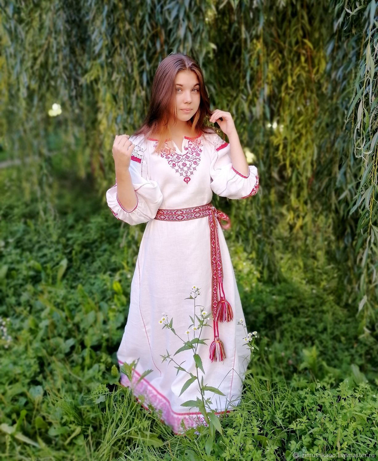 Girl Girls in Slavic costumes in Lagos